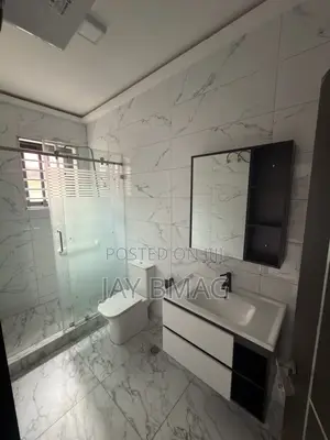 4bdrm Mansion in North Legon for sale