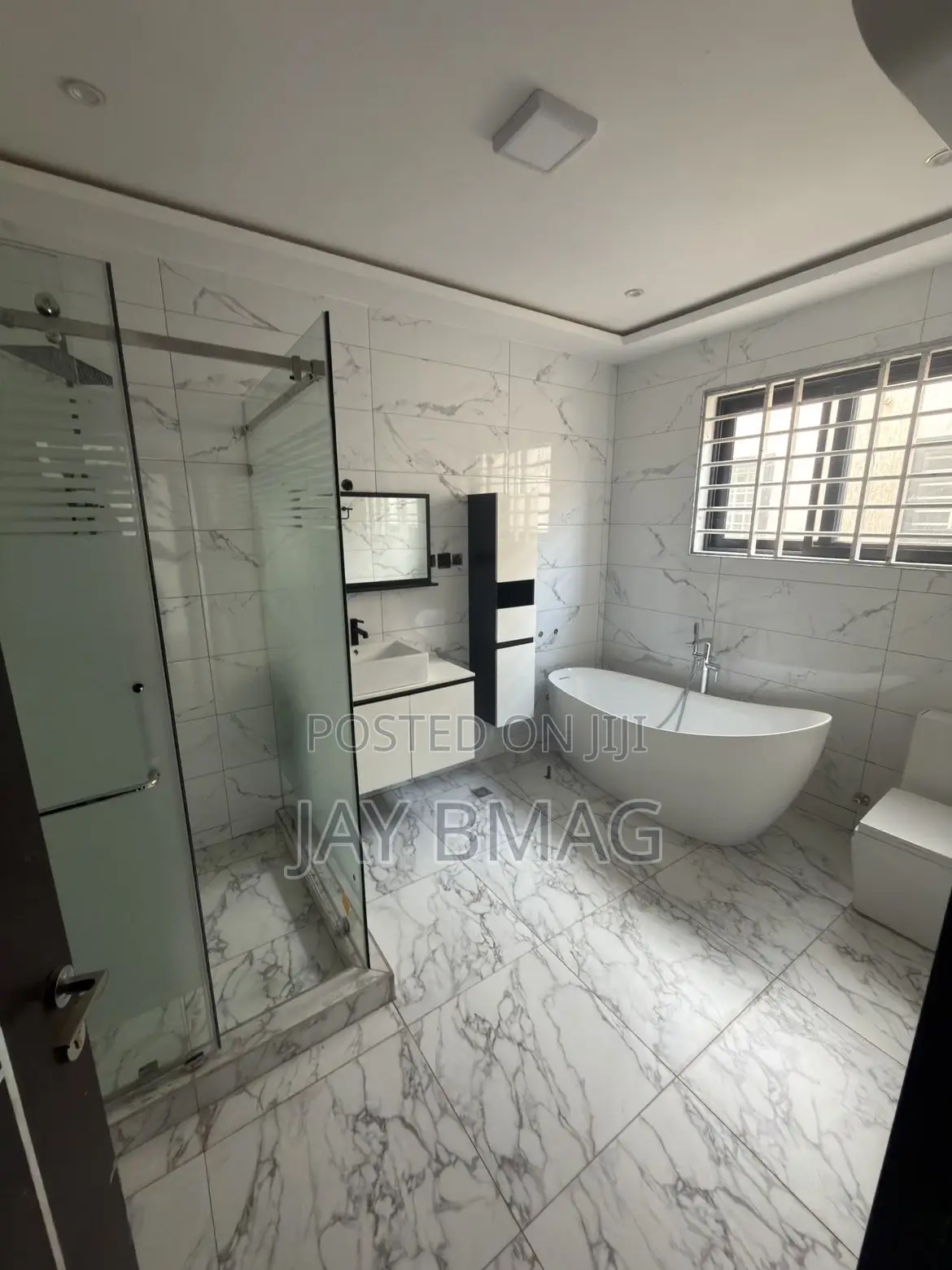 4bdrm Mansion in North Legon for sale