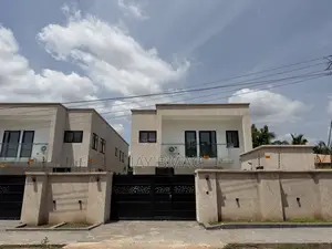 4bdrm Mansion in North Legon for sale