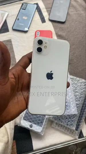 Apple iPhone 11 64 GB White