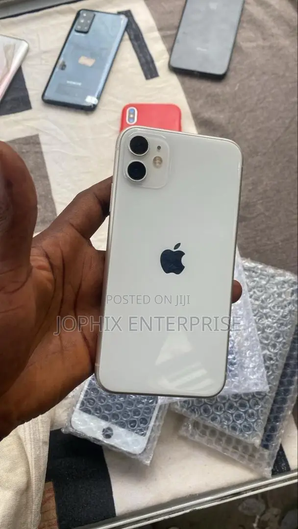 Apple iPhone 11 64 GB White