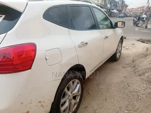 Nissan Rogue 2010 White