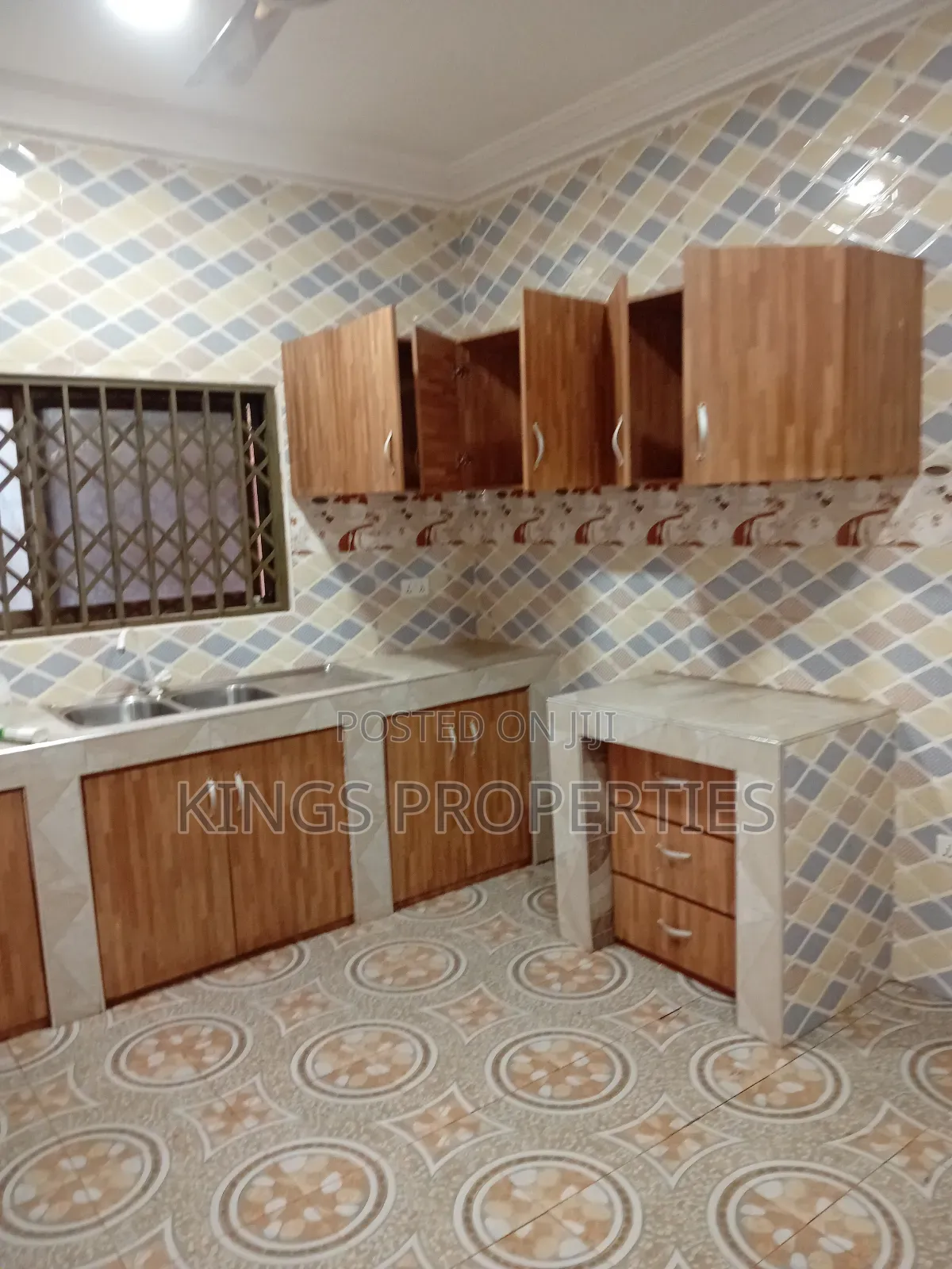 3bdrm Apartment in New Bortianor for rent