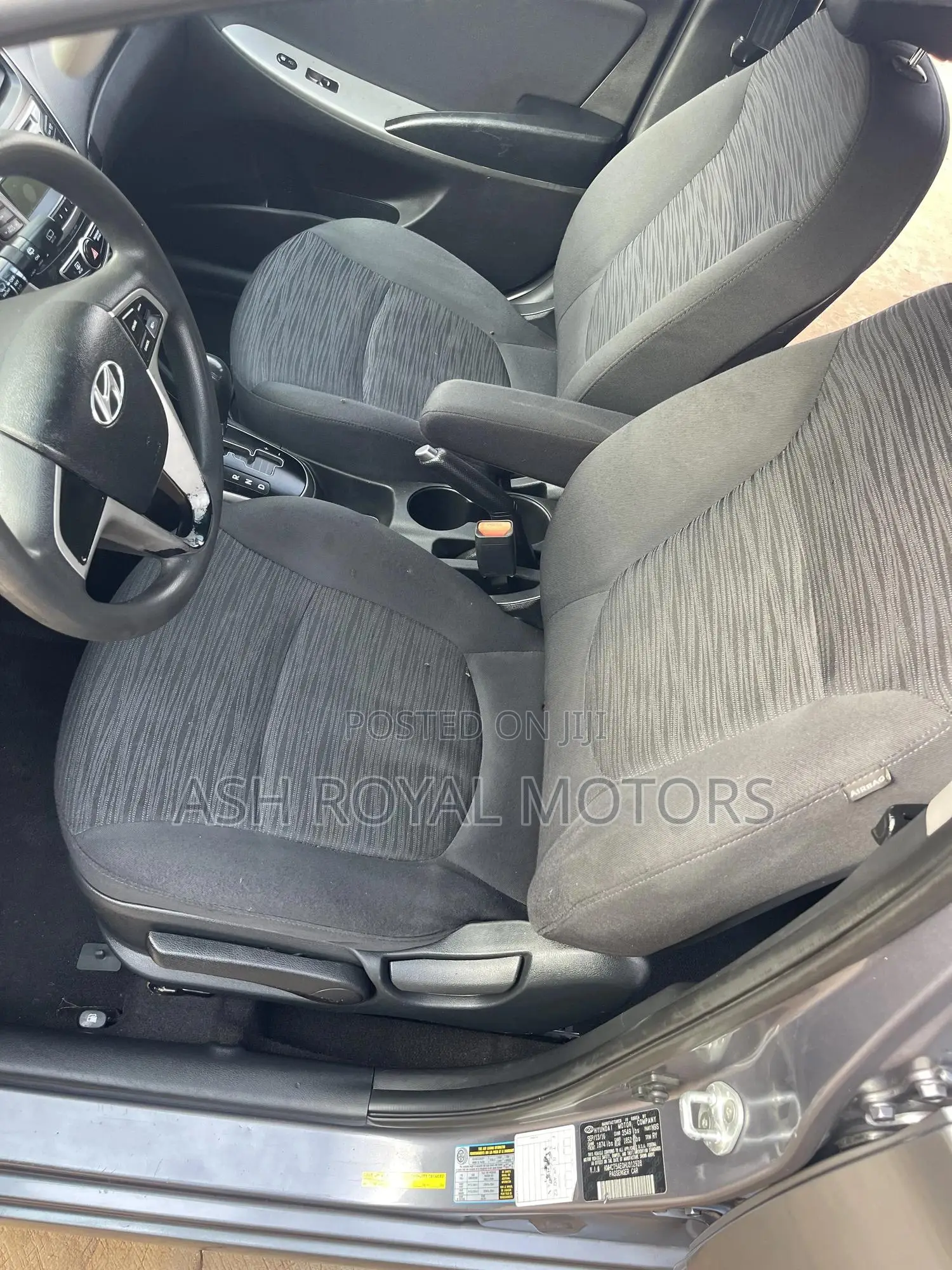 Hyundai Accent SE Hatchback 2017 Gray