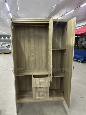 Quality 3 Doors Wardrobe