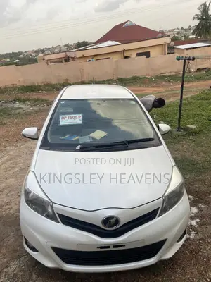 Toyota Vitz 2012 White