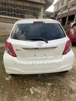 Toyota Vitz 2012 White