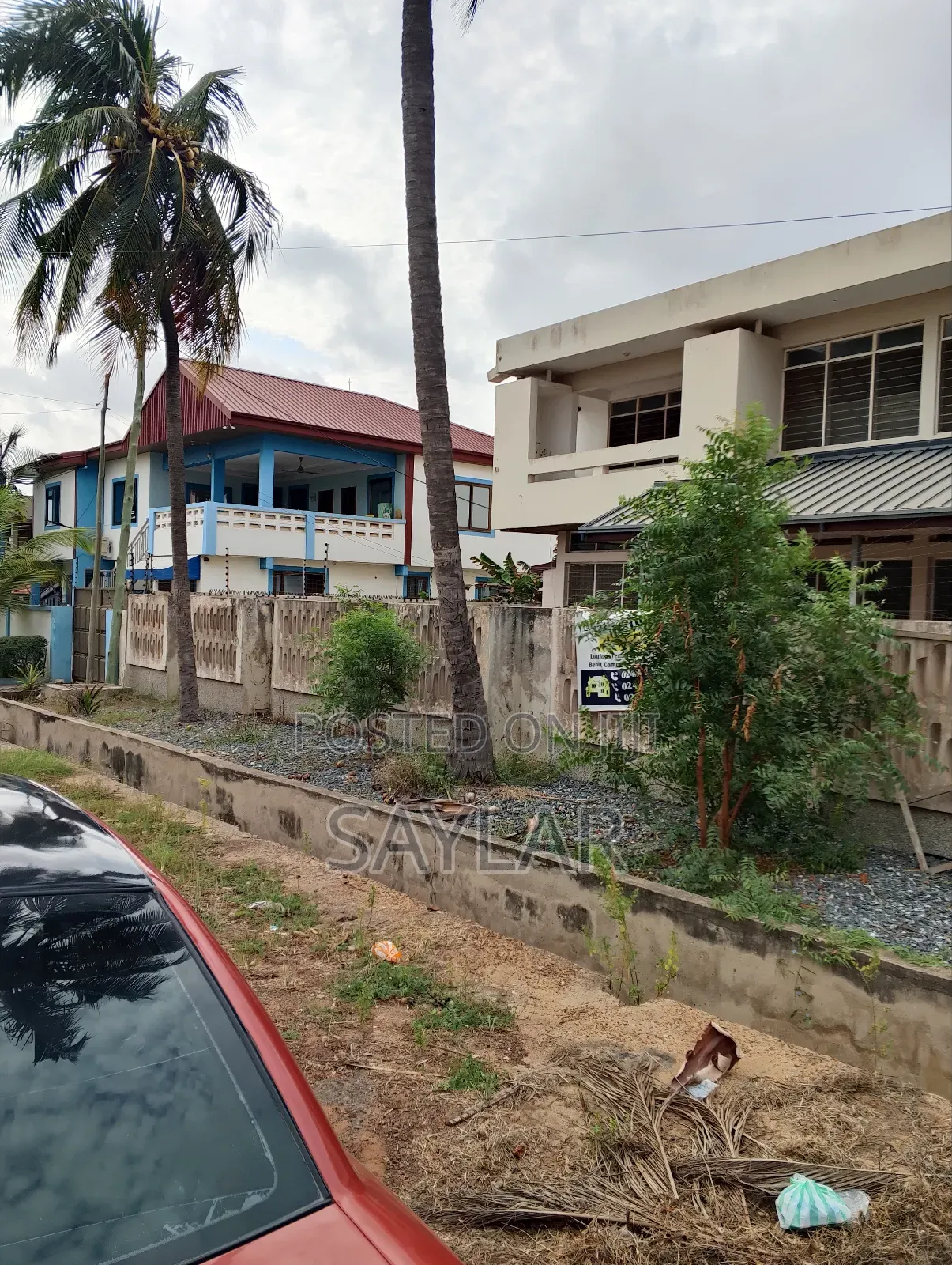 5bdrm Mansion in Enjoyy Estates, Tema Metropolitan for sale