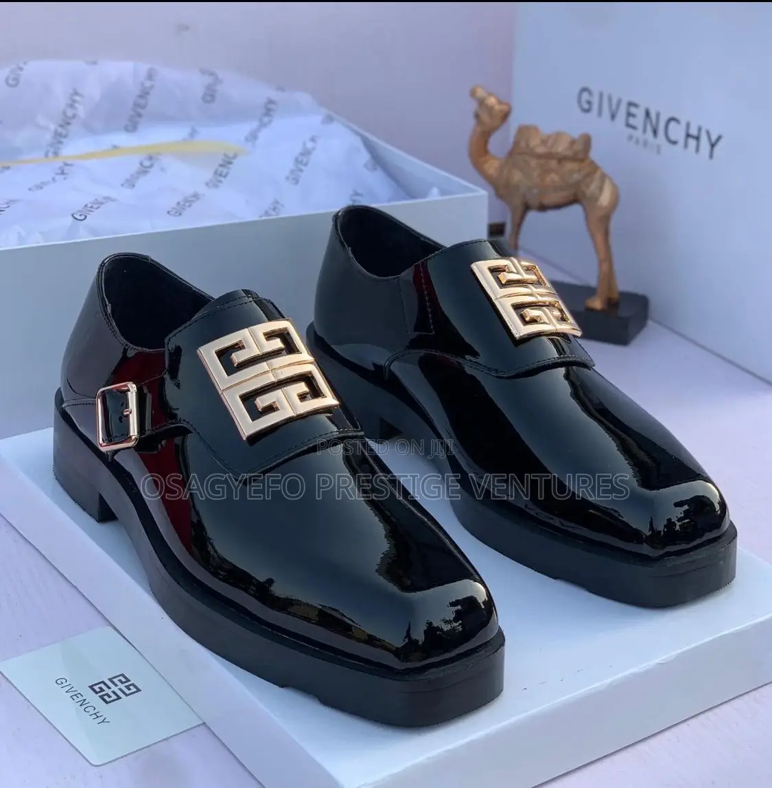 Classy Givenchy Mirror Shoe With Golden Tag