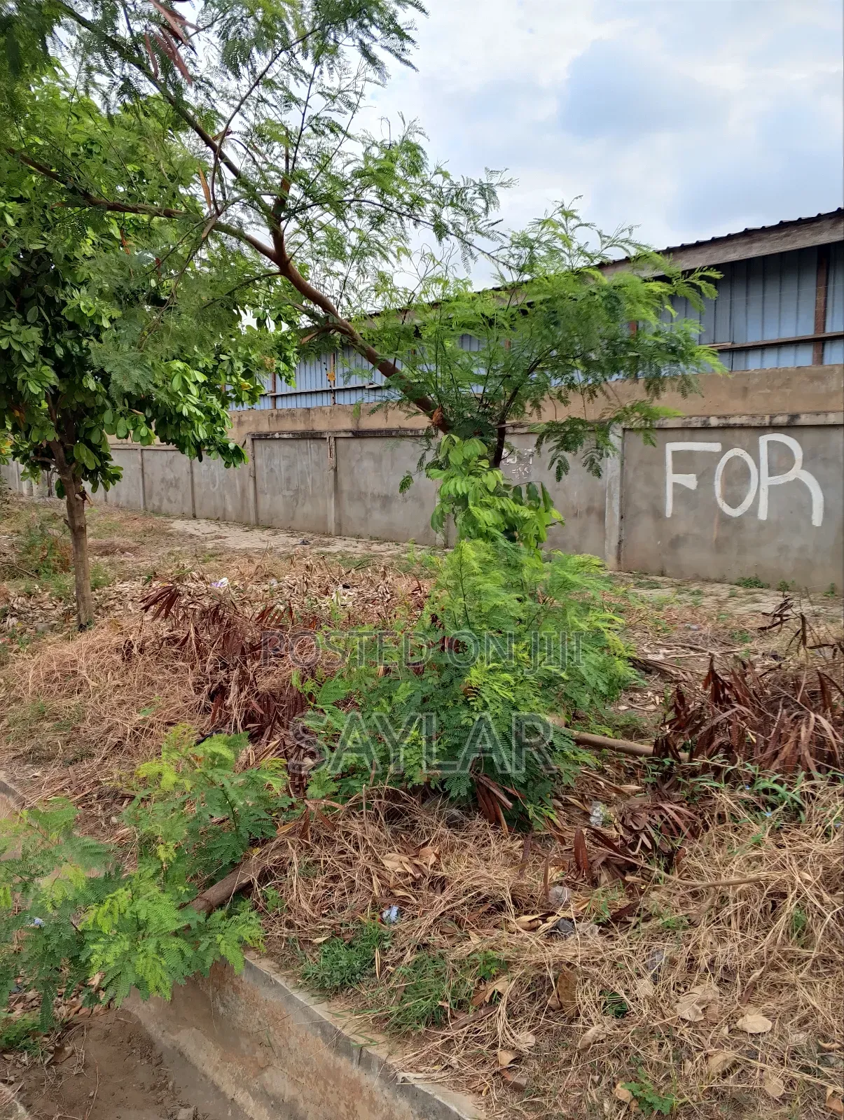 3 Plots Direct on a Tarred Roads at a T Junction Comm10