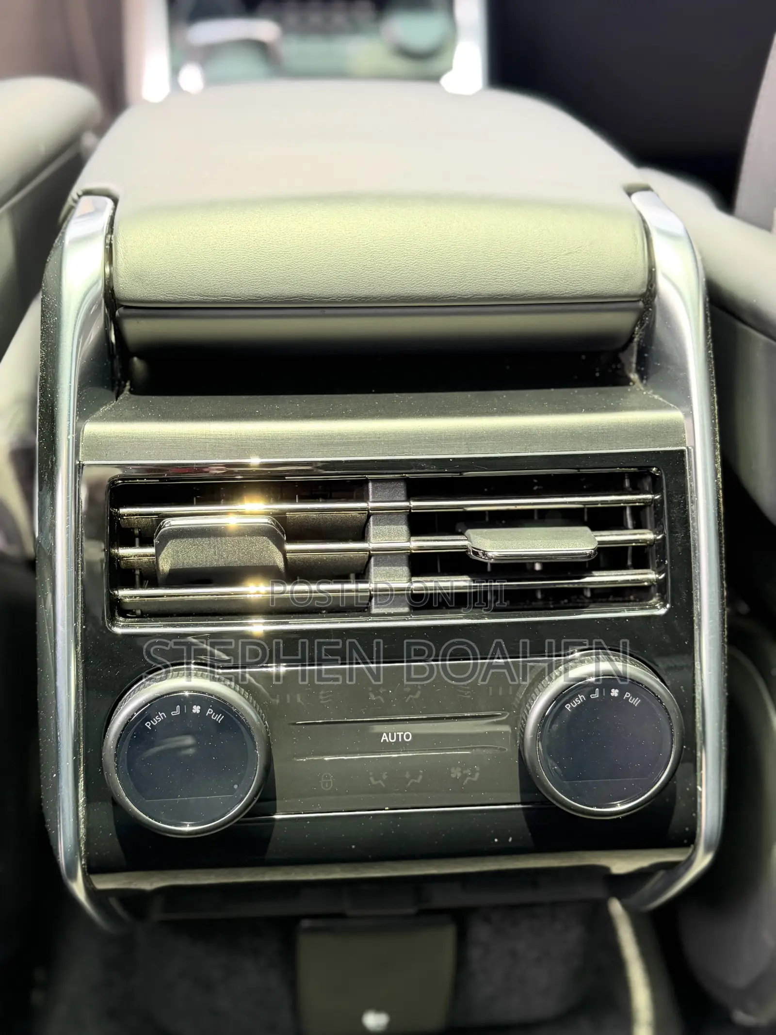 Land Rover Range Rover Vogue 2023 Black
