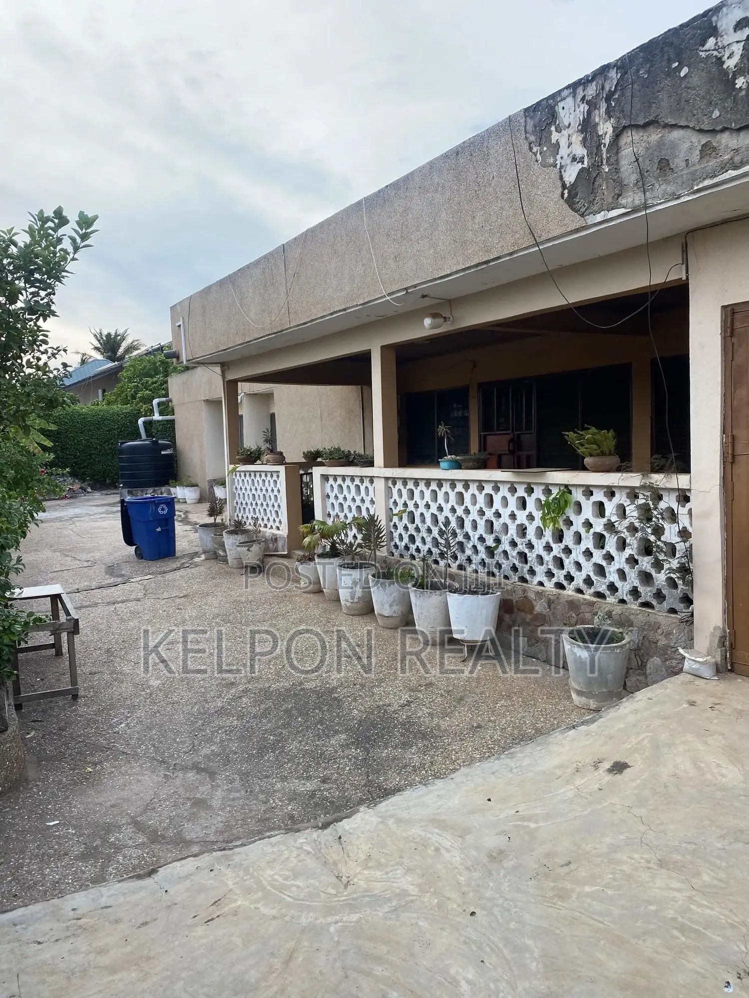 5bdrm House in Dansoman, Sahara for sale