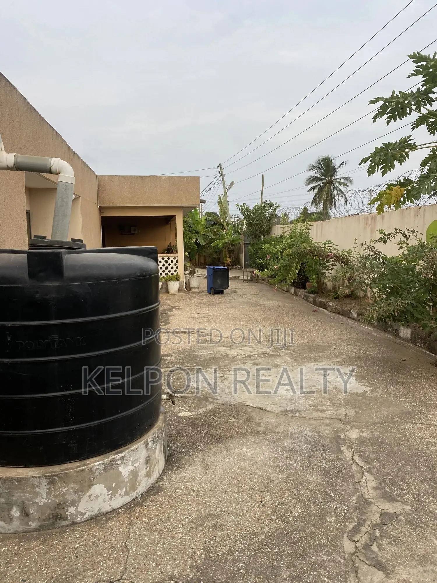 5bdrm House in Dansoman, Sahara for sale