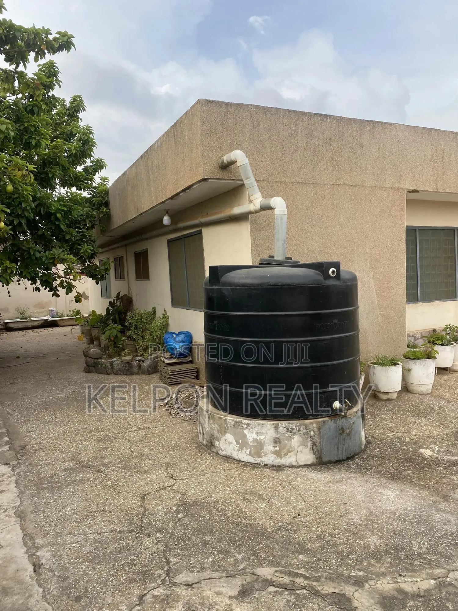 5bdrm House in Dansoman, Sahara for sale