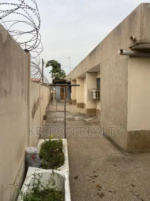 5bdrm House in Dansoman, Sahara for sale