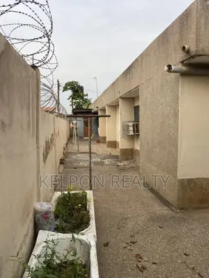 5bdrm House in Dansoman, Sahara for sale