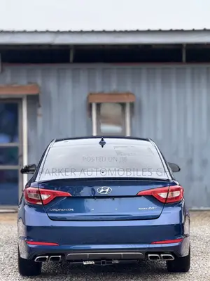 Hyundai Sonata Sport 2.0T Sedan FWD (2.0L 4cyl 6A) 2017 Blue