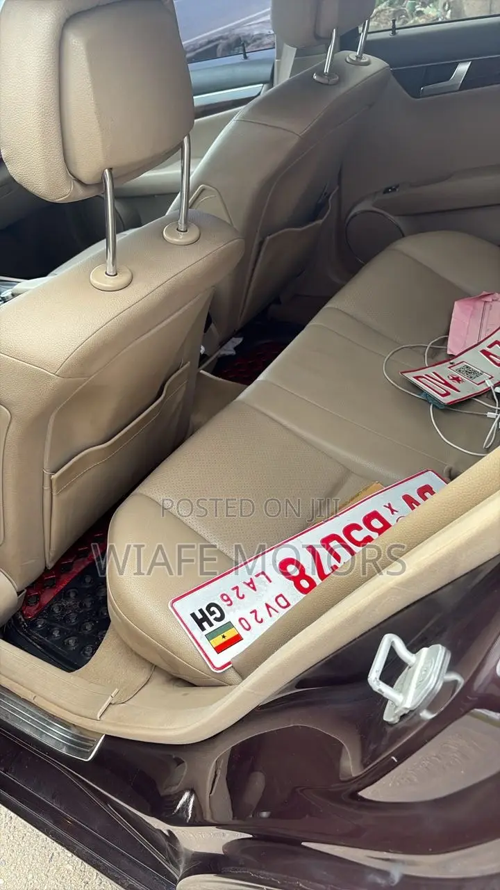 Mercedes-Benz C250 2014 Black
