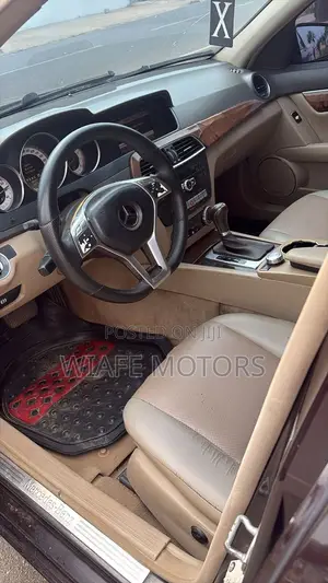 Mercedes-Benz C250 2014 Black