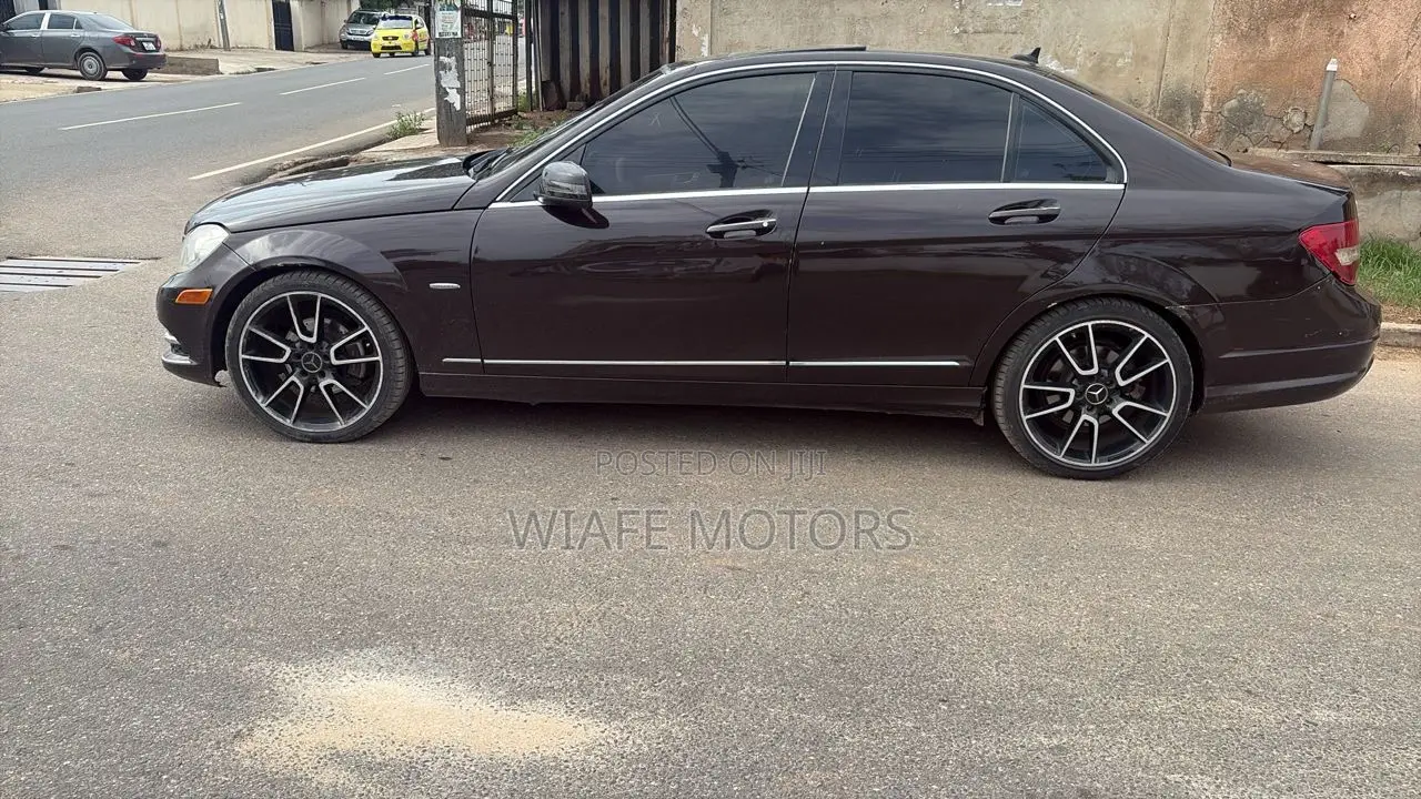 Mercedes-Benz C250 2014 Black