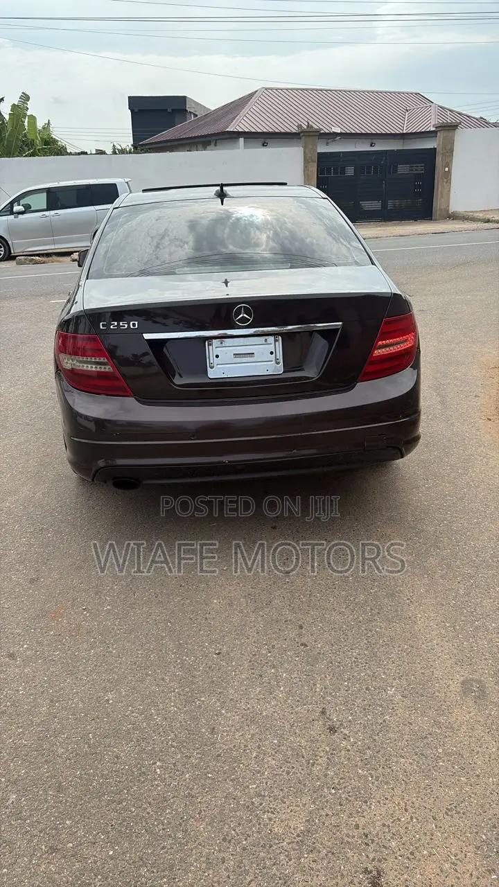 Mercedes-Benz C250 2014 Black