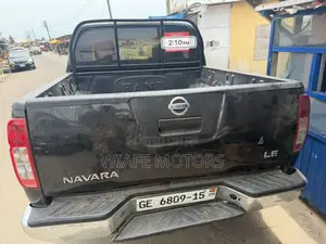 Nissan Navara 2013 Black