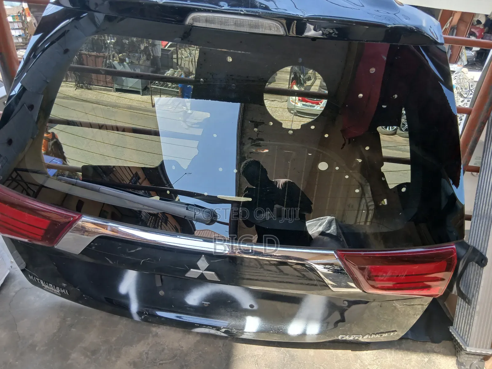 Mitsubishi Outlander 2017 Booth