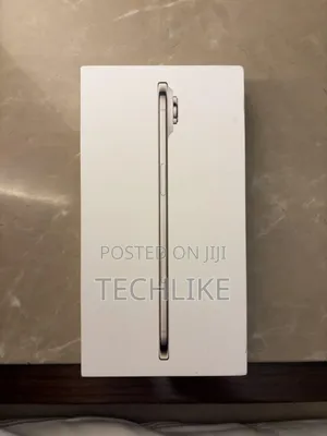 New Apple iPhone 17 256 GB Silver