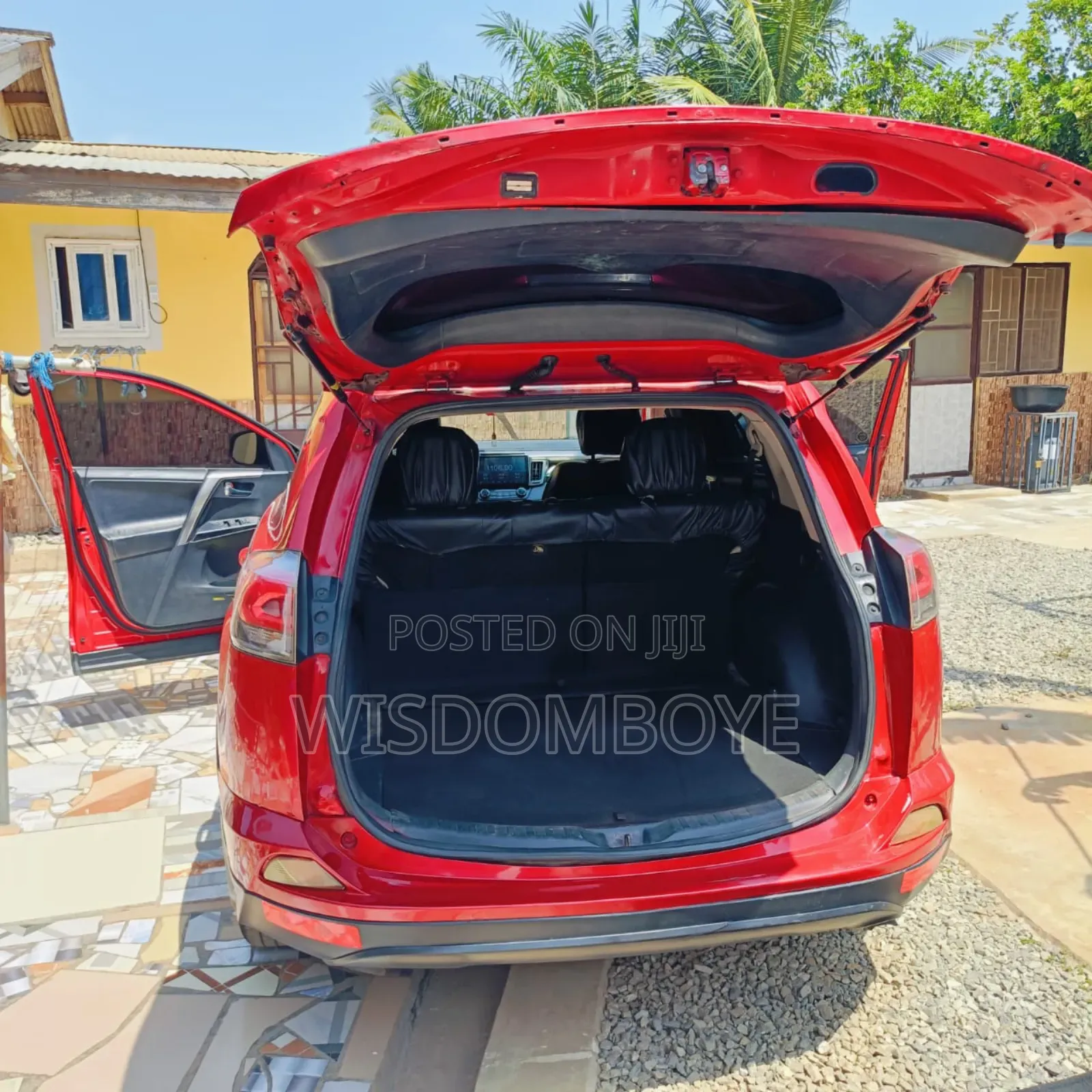 Toyota RAV4 LE 4dr SUV AWD (2.5L 4cyl 6A) 2018 Red