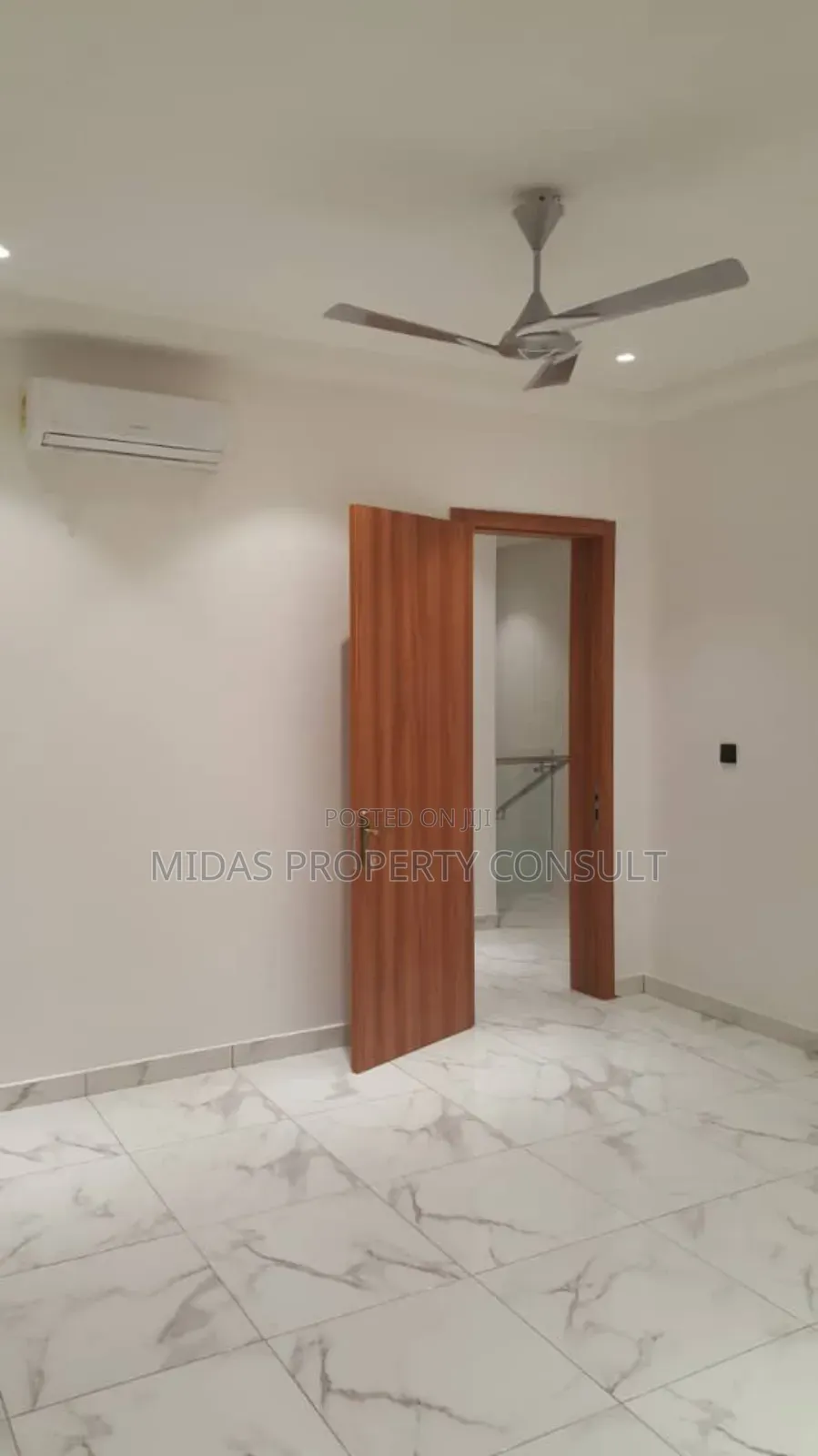 4bdrm House in Community 23, Accra Metropolitan for sale