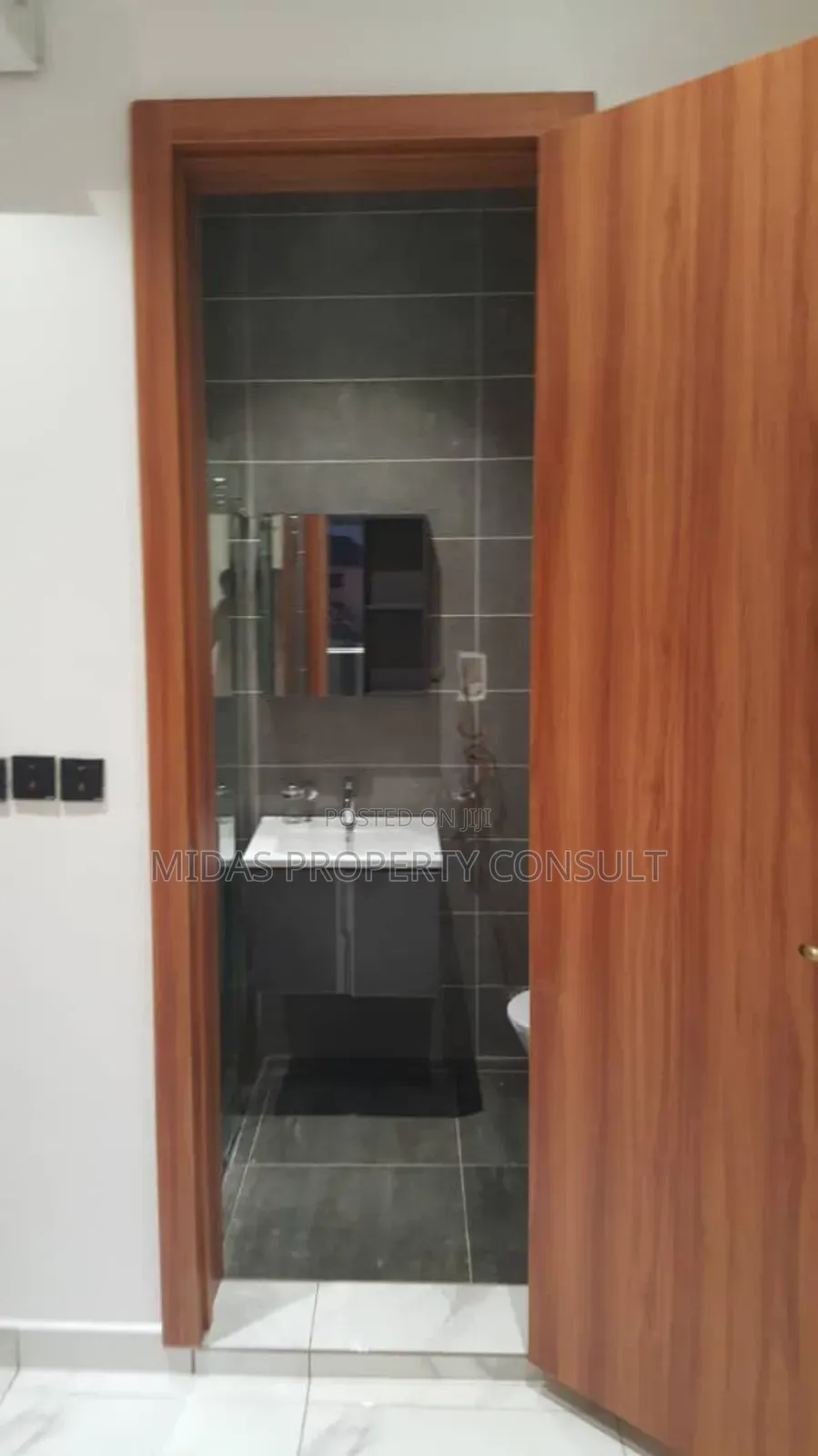 4bdrm House in Community 23, Accra Metropolitan for sale