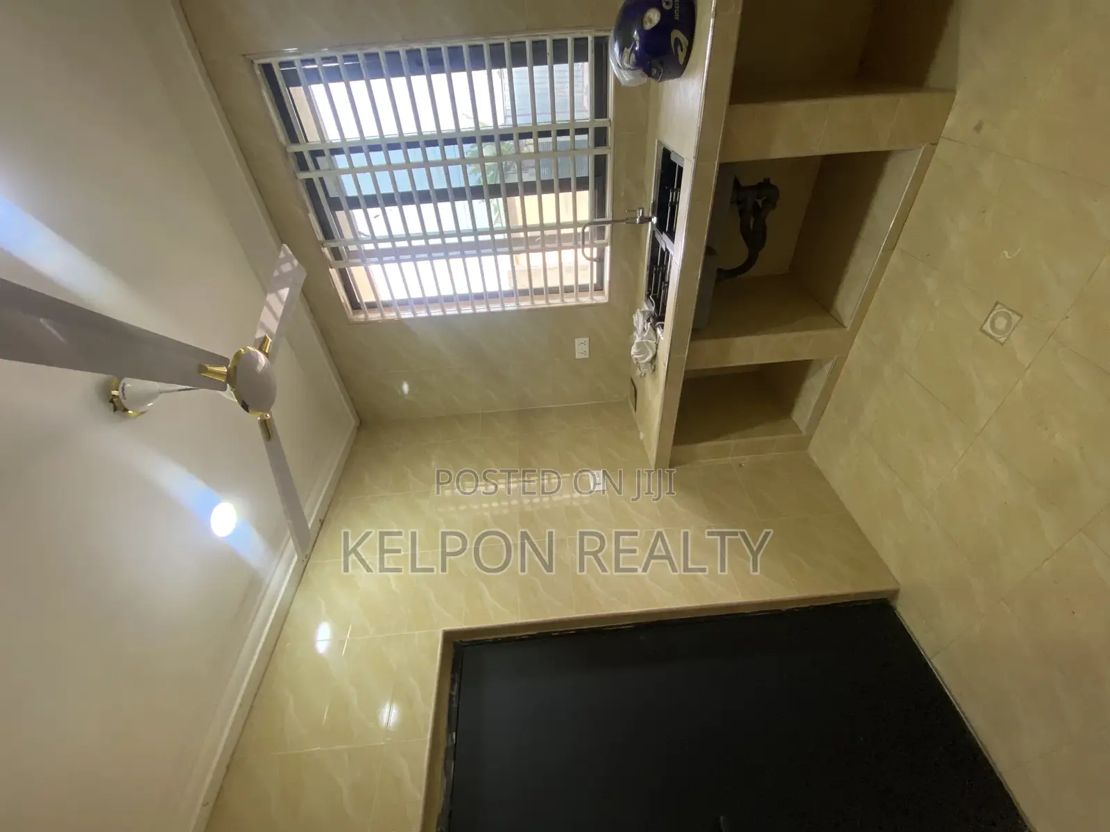 3bdrm Apartment in Dansoman, Afoko Foto for rent