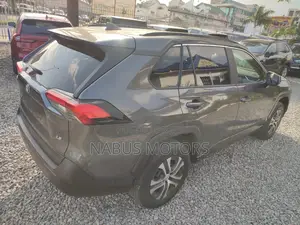 Toyota RAV4 LE 2021 Gray