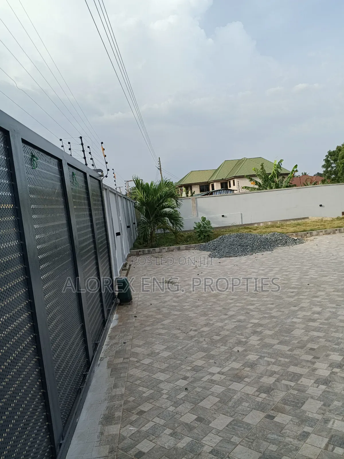 4bdrm Mansion in Adenta, Frafraha for rent