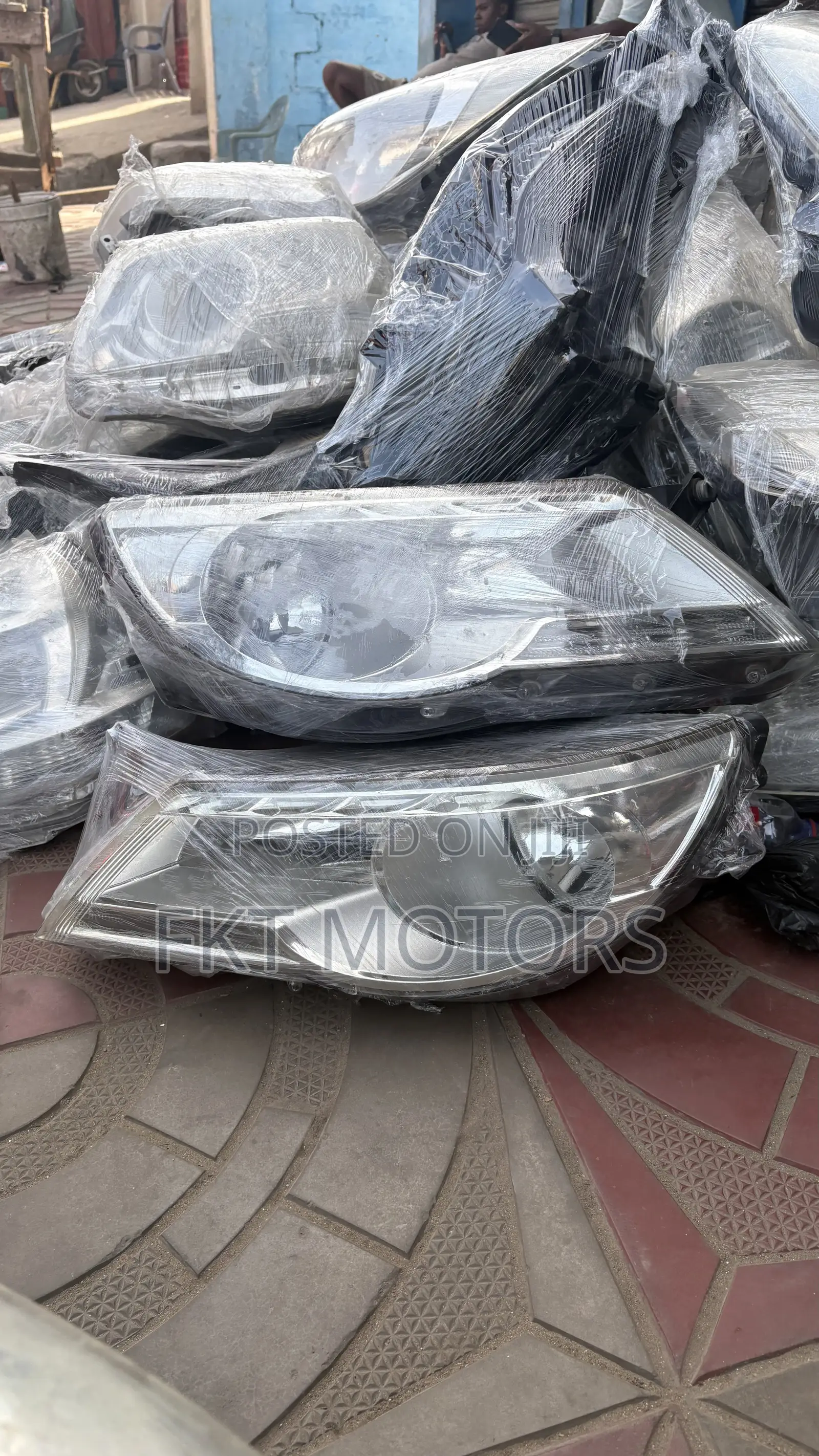 Volkswagen/ Vw Tiguan Headlight 2007,2008,2009,2010,2011,2012,2013,