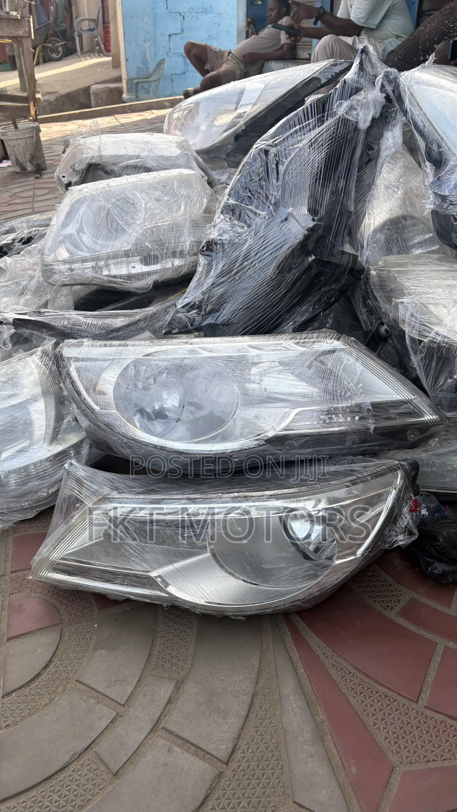 Volkswagen/ Vw Tiguan Headlight 2007,2008,2009,2010,2011,2012,2013,