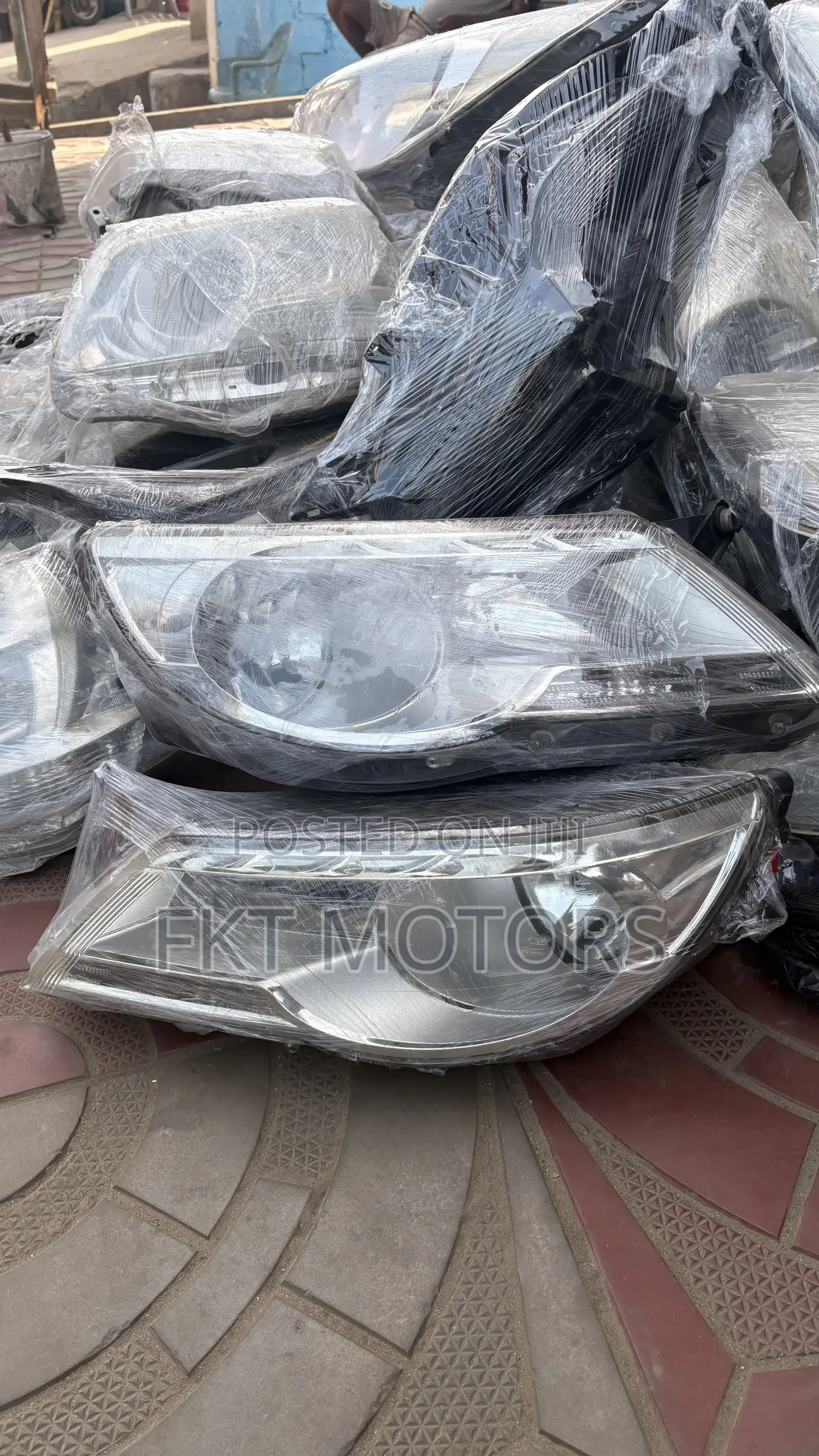 Volkswagen/ Vw Tiguan Headlight 2007,2008,2009,2010,2011,2012,2013,