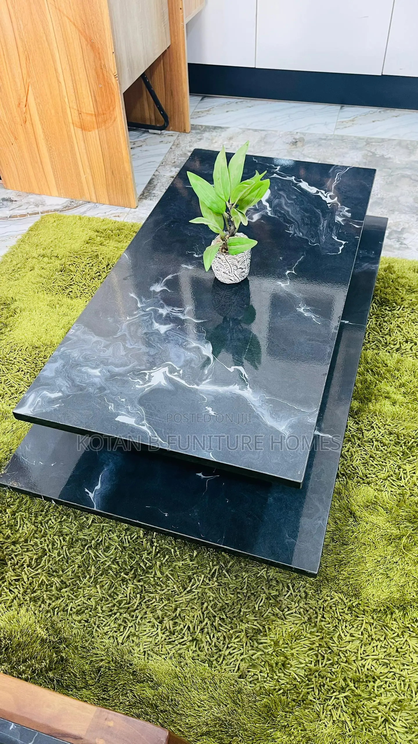 Minimal Luxe Table