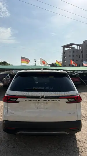 Toyota Grand Highlander Limited AWD 2024 Off white