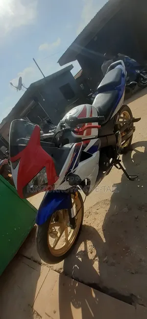 Honda CB 2020 White