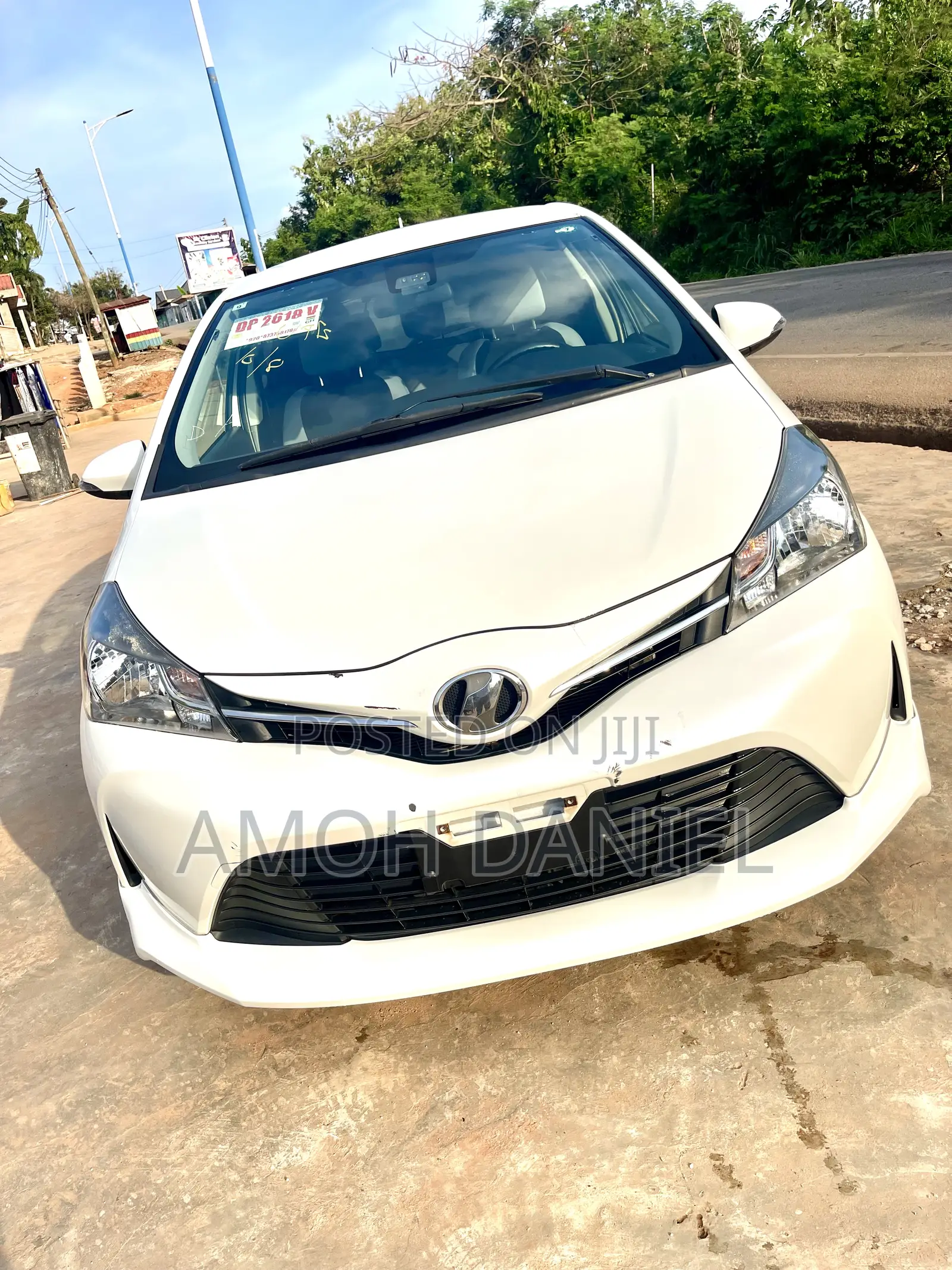 Toyota Vitz 1.3 AWD 5dr 2015 White
