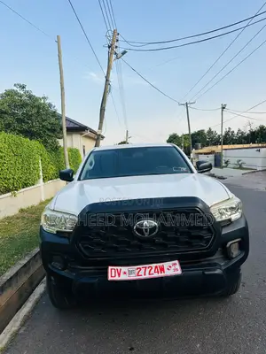 Toyota Tacoma SR5 2022 White