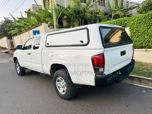 Toyota Tacoma SR5 2022 White