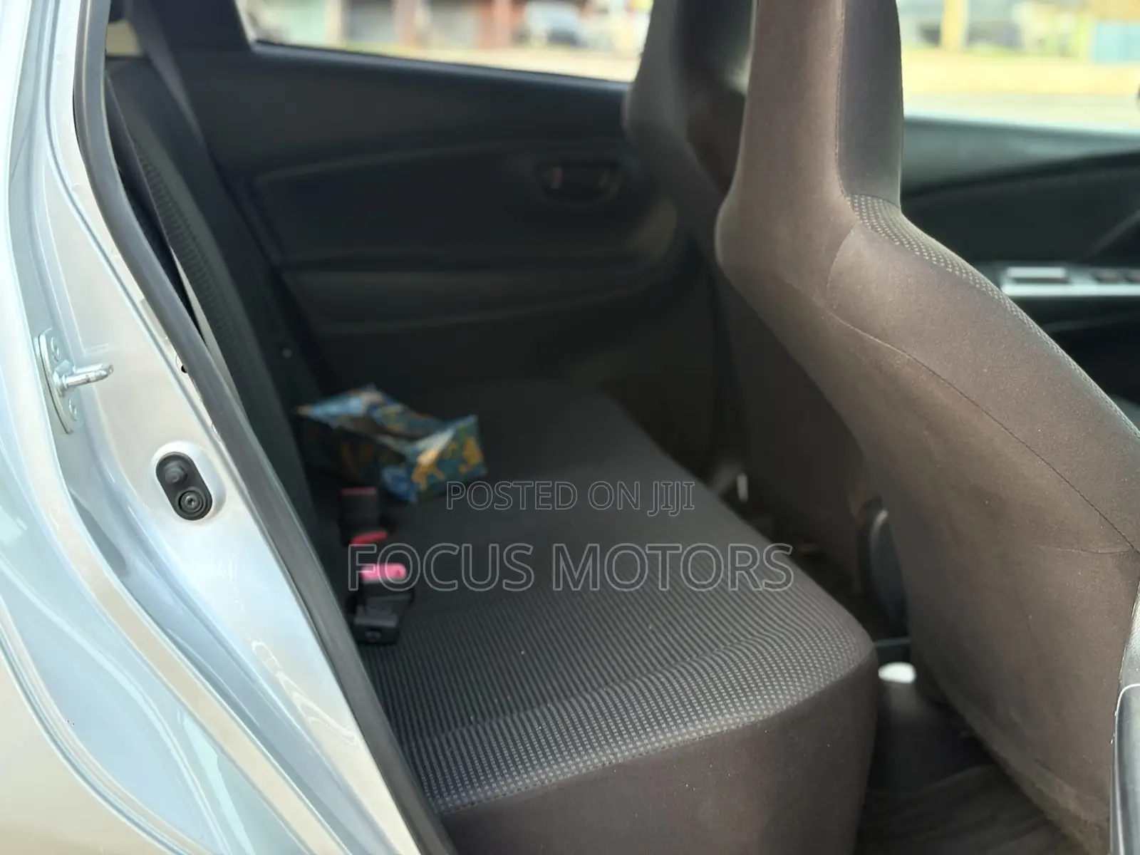 Toyota Vitz 1.5 FWD 3dr 2015 Silver