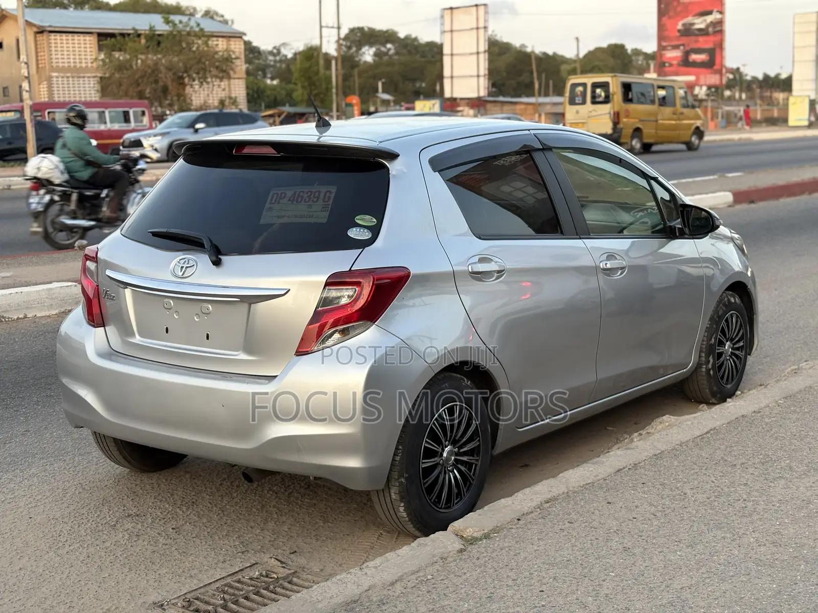 Toyota Vitz 1.5 FWD 3dr 2015 Silver