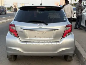 Toyota Vitz 1.5 FWD 3dr 2015 Silver