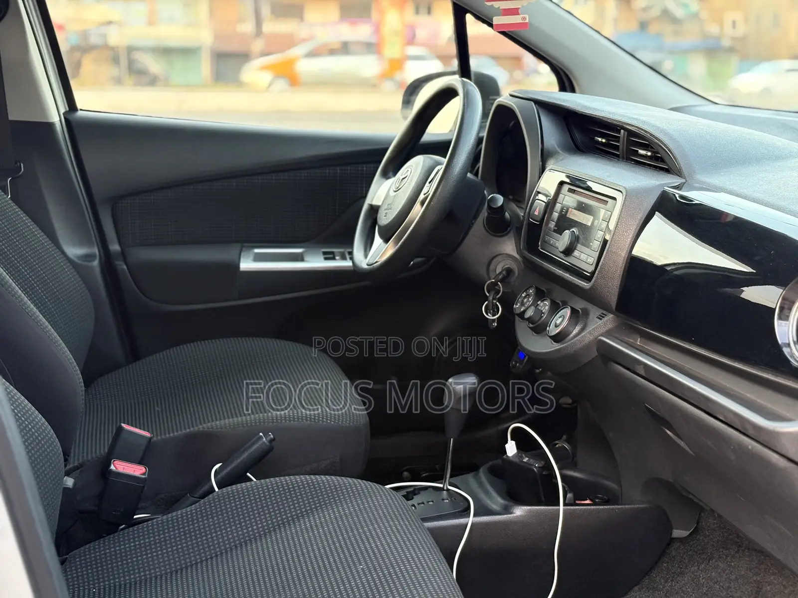 Toyota Vitz 1.5 FWD 3dr 2015 Silver