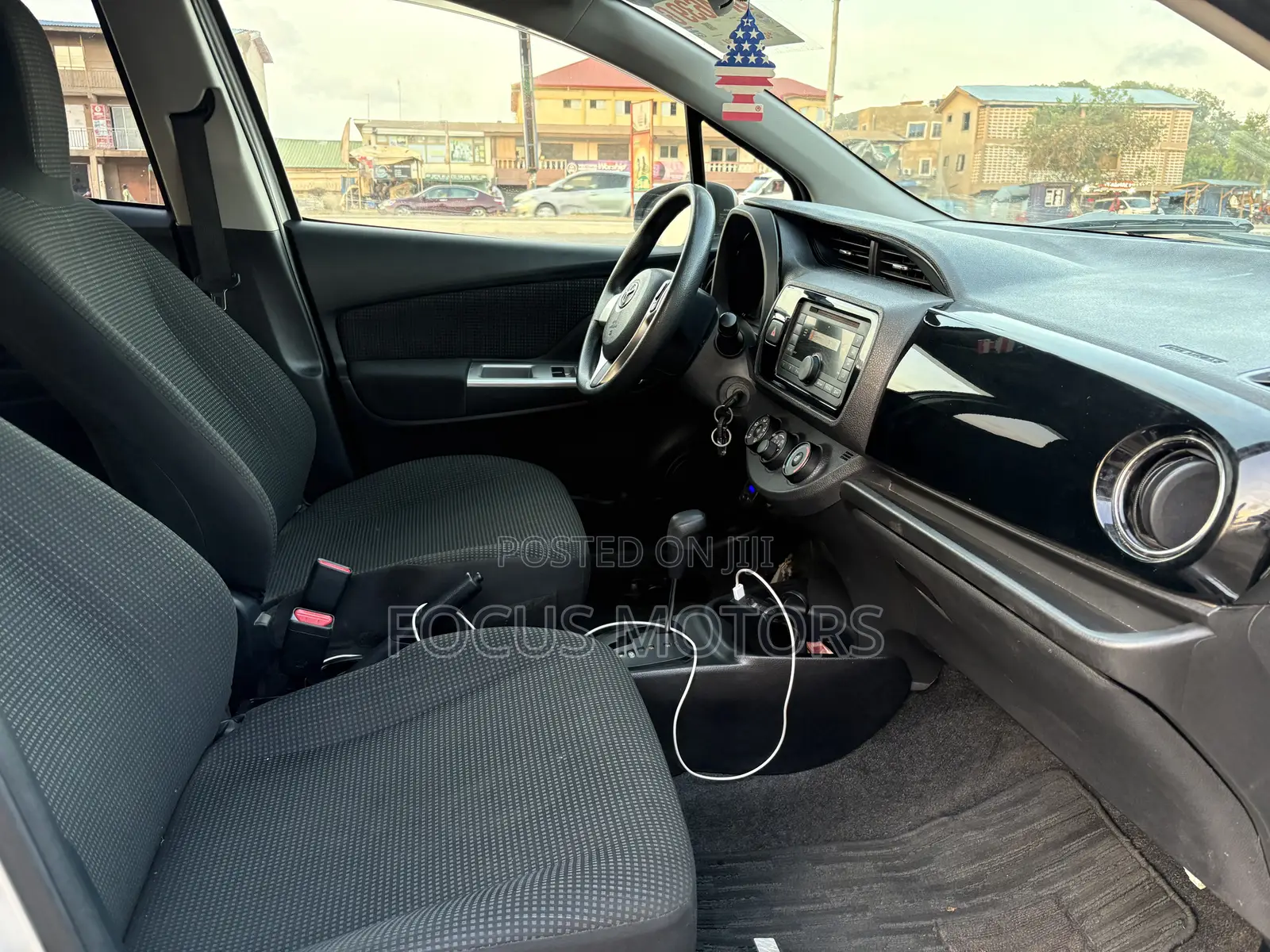 Toyota Vitz 1.5 FWD 3dr 2015 Silver