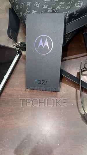 New Motorola Razr 2024 256 GB Black