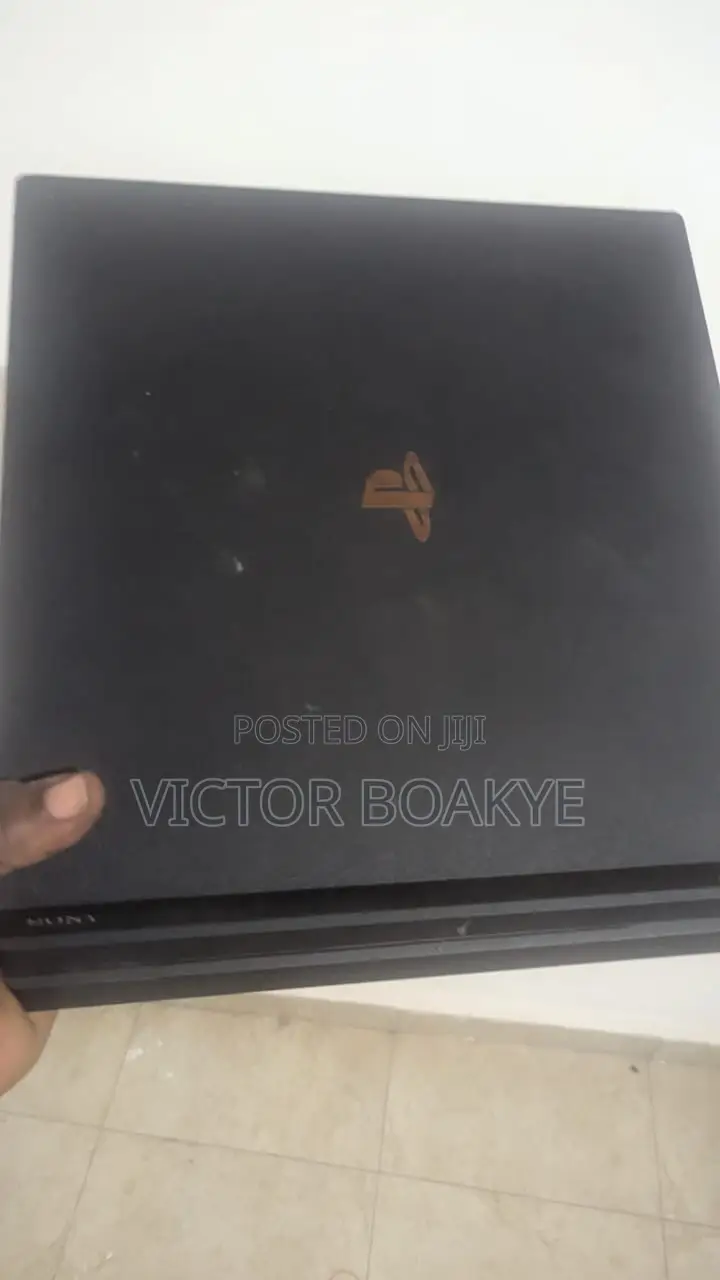 Ps4 Pro + Single Controller